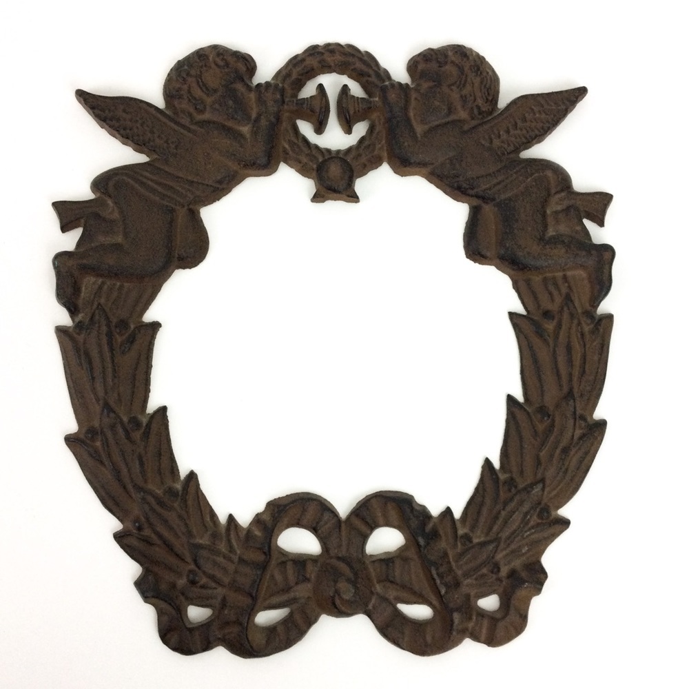 Cast iron rusty brown cherub angel wreath wall decor 9.25” x 8.5”